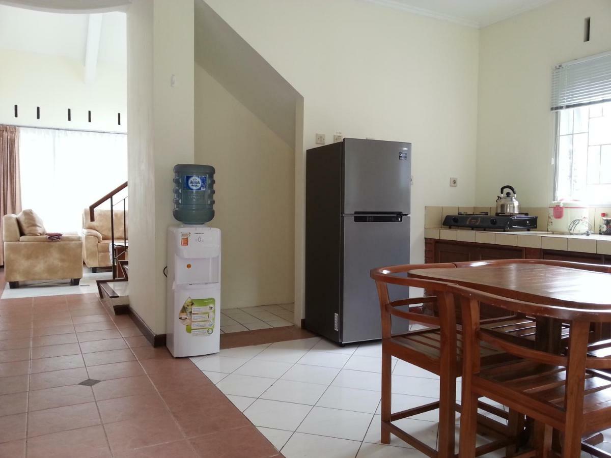Villa 5Cemara Lembang Exterior photo